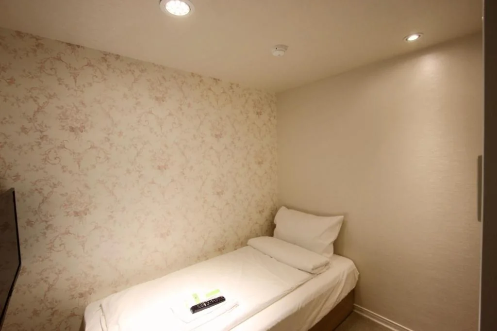 치어스 로프트 호텔 상세 정보 및 리뷰 Single Room with Shared Bathroom, Without Window - Room plan